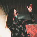 em